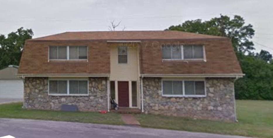 Primary Photo - 2 Bedroom in Historical Gallatin!