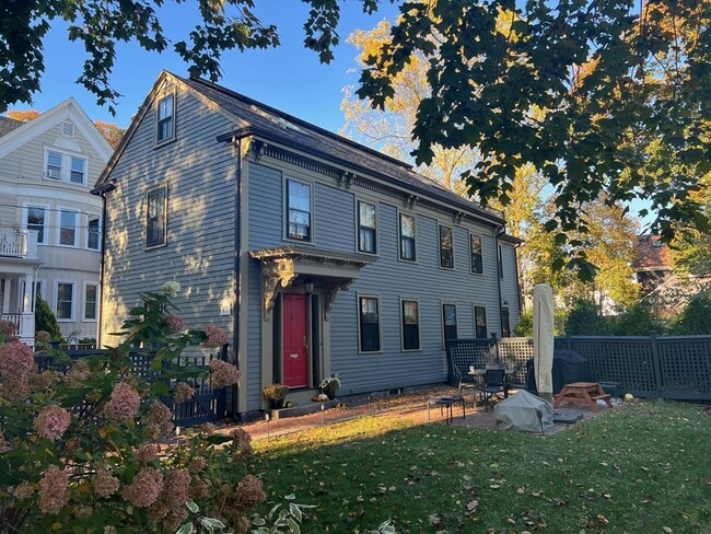 Building Photo - 32 Buffum St