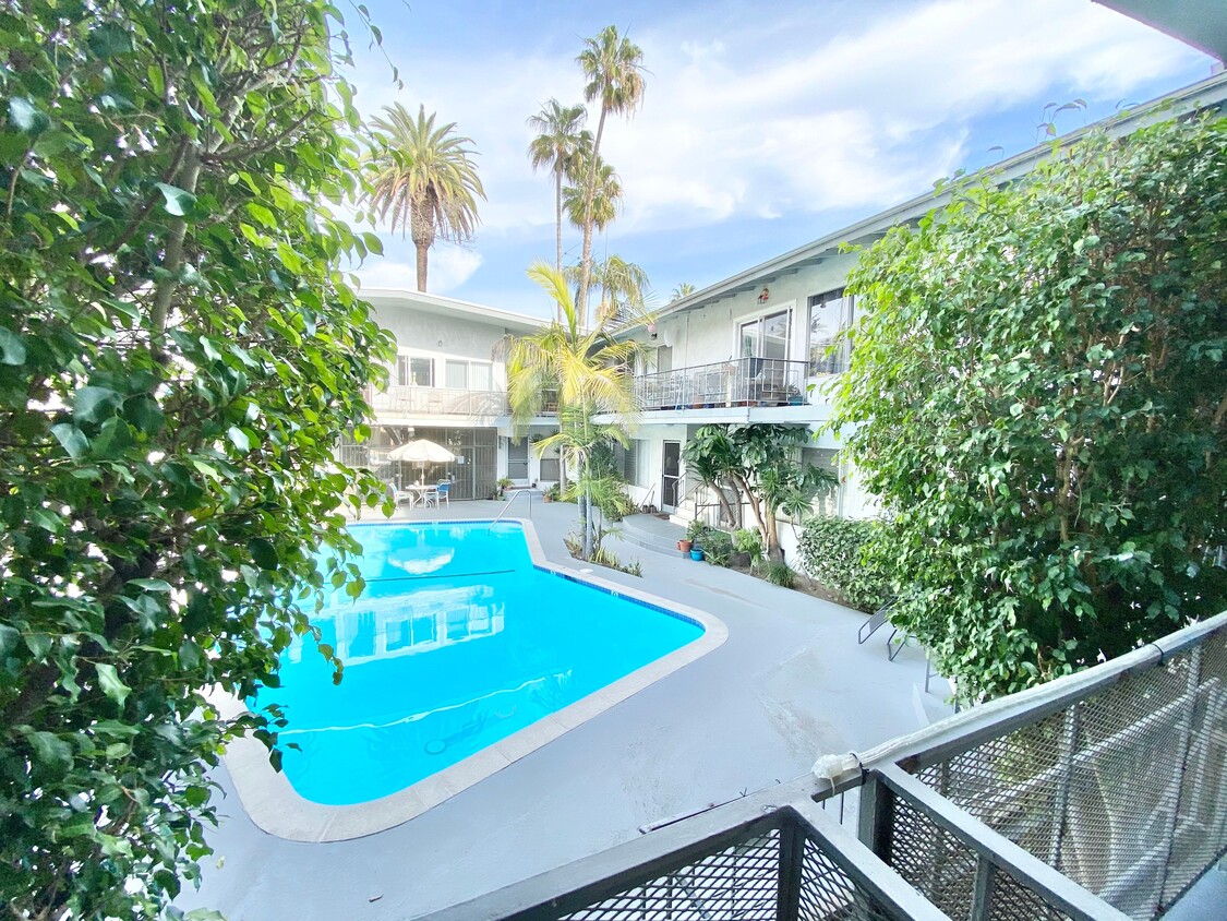 Primary Photo - 3711 Mentone Ave