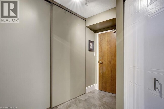 Photo du bâtiment - 3227 King St E