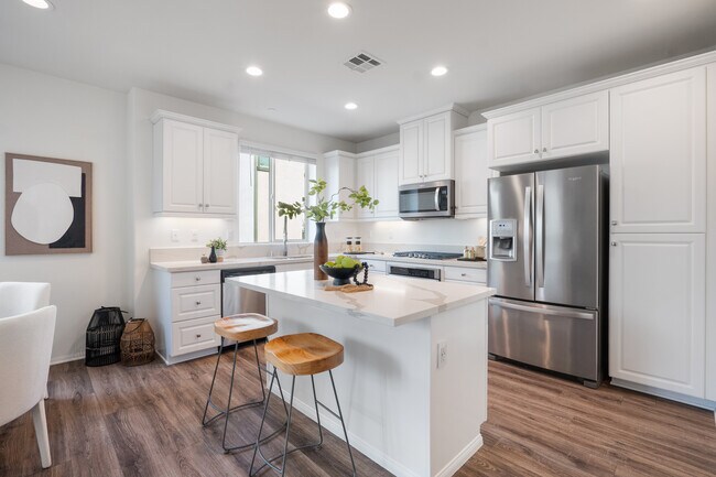 Foto del edificio - 2325 Verano Way