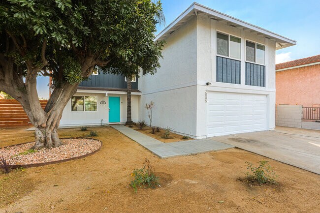 Building Photo - 2885 Coronado Ave