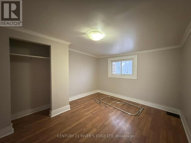 Photo du bâtiment - 6 Pearl St E