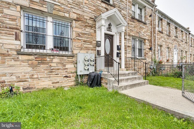 Building Photo - 1227 Simms Pl NE