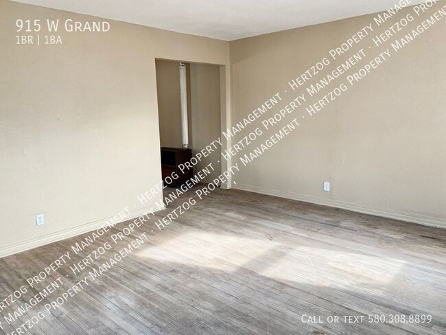 Foto del edificio - 915 W Grand-