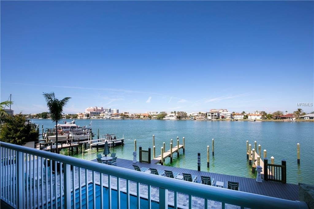 Primary Photo - 706 Bayway Blvd