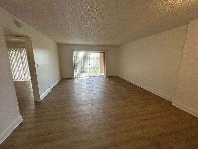 Building Photo - 5200 NW 31st Ave