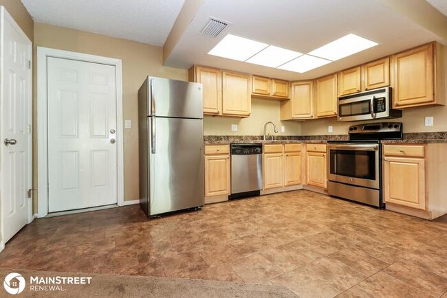 Building Photo - 8240 Fishhawk Ave