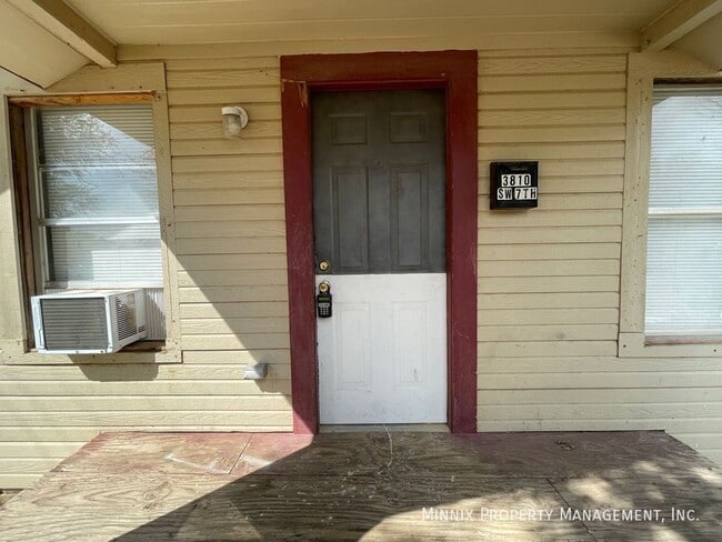 Building Photo - 3810 SW 7th Ave