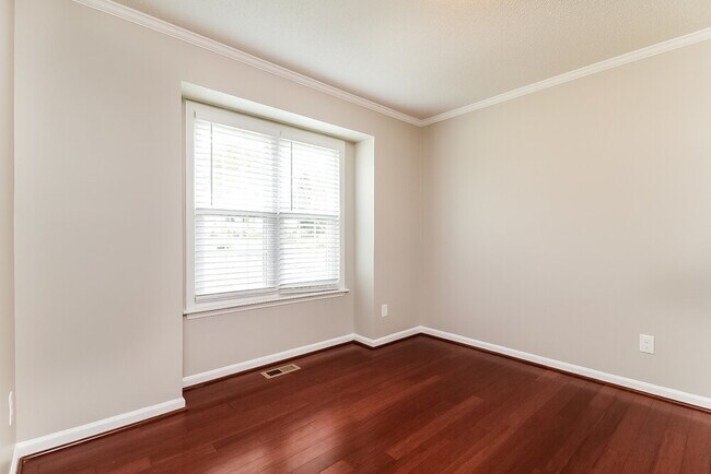 Foto del edificio - 524 Baygall Rd