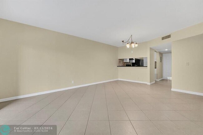Building Photo - 2740 Forest Hills Blvd