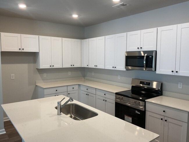 Building Photo - 508 Cambria Dr