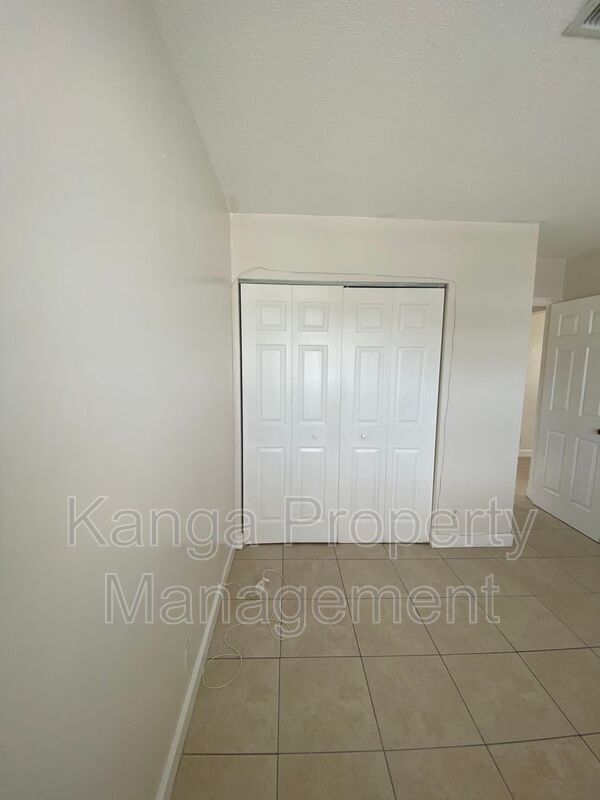 Primary Photo - 1006 10th St