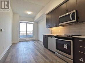 Building Photo - 3121-3121 Sheppard Ave E