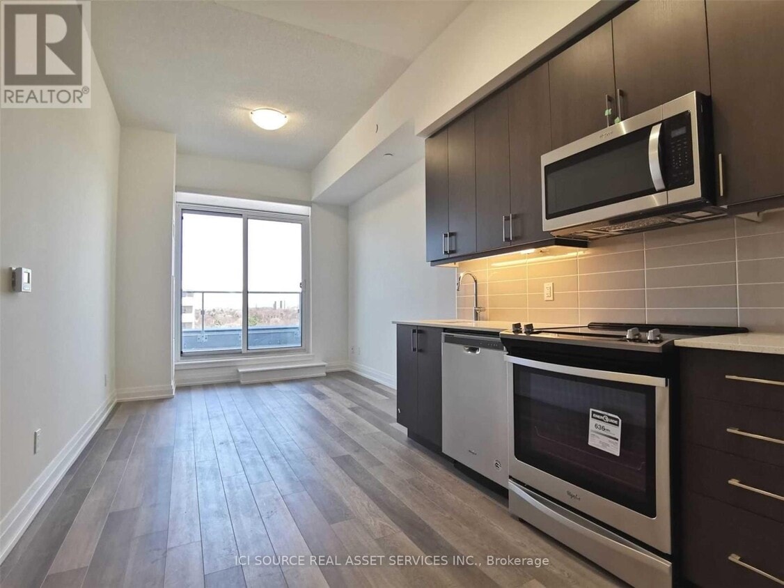 Primary Photo - 3121-3121 Sheppard Ave E