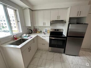 Building Photo - 3790 Avenue Laurier E