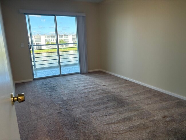 Foto del edificio - 3038 Exeter C