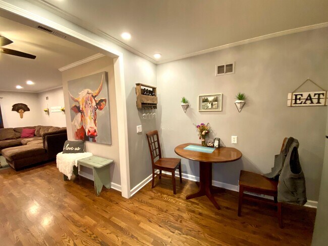 Foto del edificio - 7516 Belleview Ave