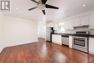 Building Photo - 97 Holwood Ave