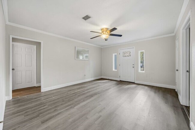 Foto del edificio - 5223 Windemere St