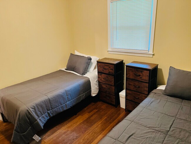 Foto del edificio - 3401casa Sandy Woods Ln