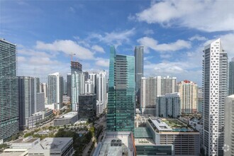 Building Photo - 1435 Brickell Ave