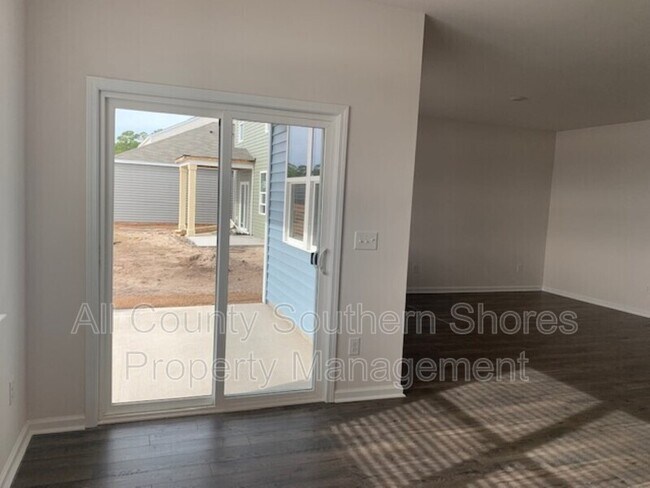 Foto del edificio - 3347 Bells Lk Cir