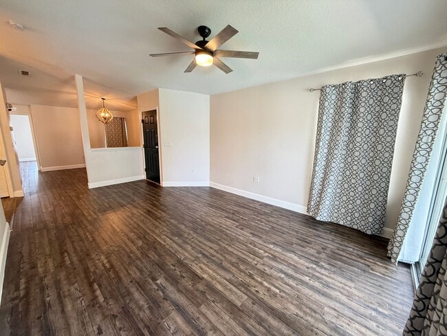 Foto del edificio - 8844 Grand Palms Cir