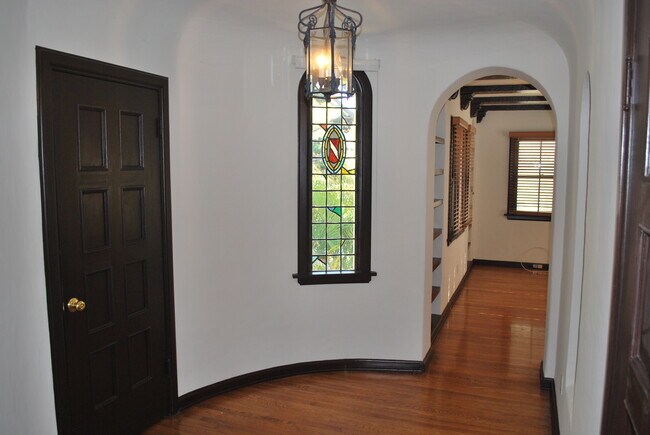 Entry - 177 S Orange Dr