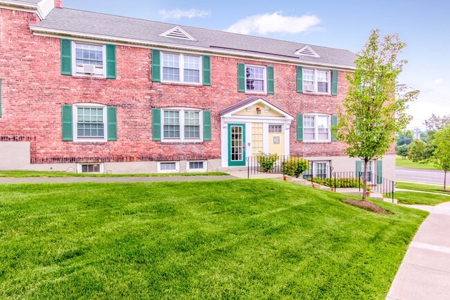 Building Photo - Schuyler Place