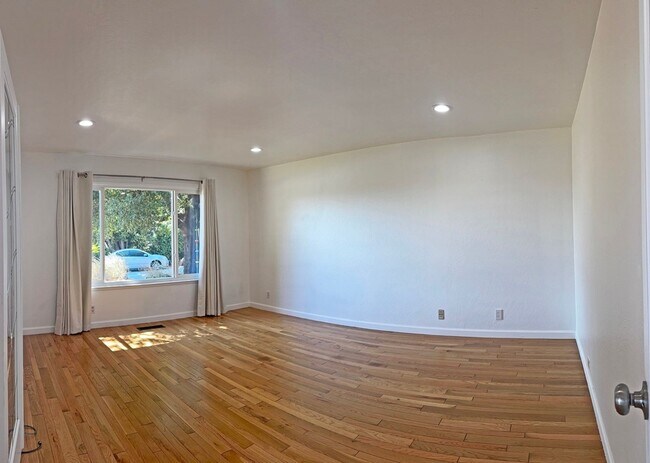 Foto del edificio - Gorgeous Large Milpitas Home located in a ...