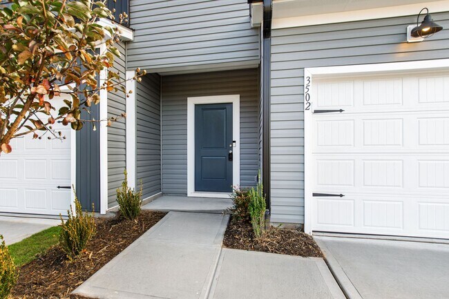 Foto del edificio - Modern 3-Bedroom Townhome in Solana, Durham!