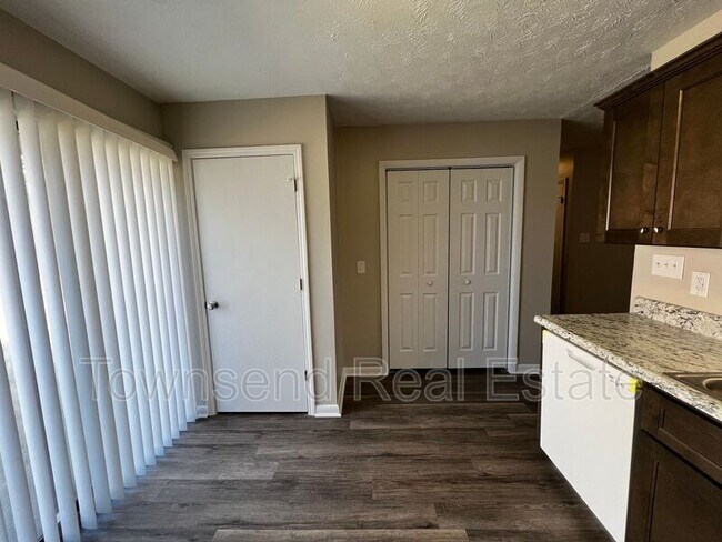 Foto del edificio - 1437 Ireland Dr