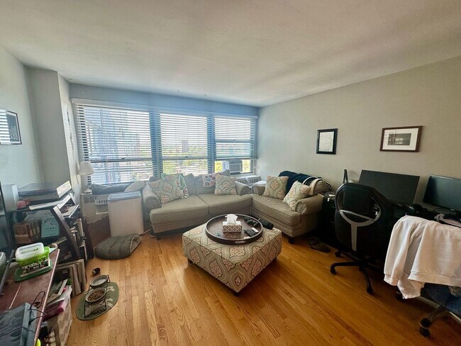 Foto del edificio - 4180 N Marine Dr