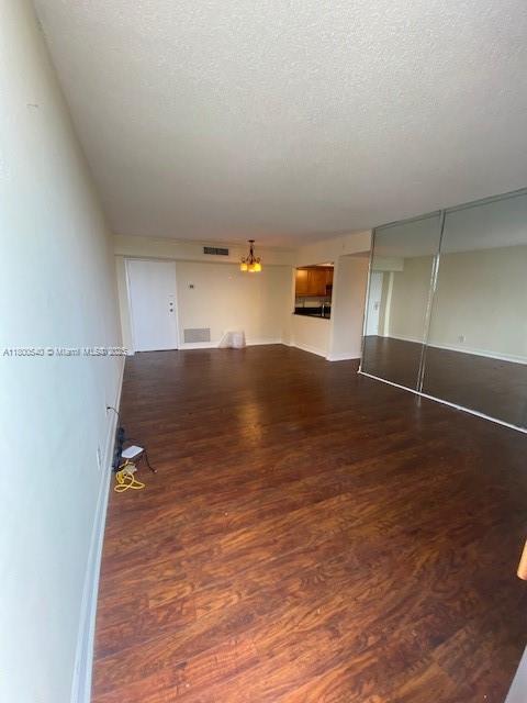 Foto del edificio - 2715 Tigertail Ave