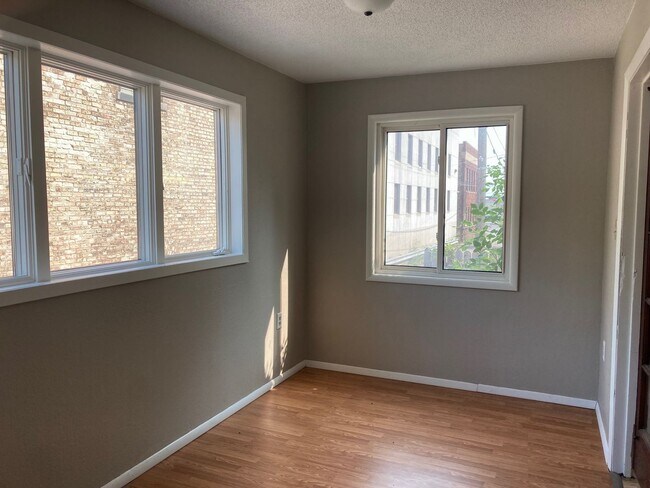 Foto del edificio - 618 N 56th Ave W