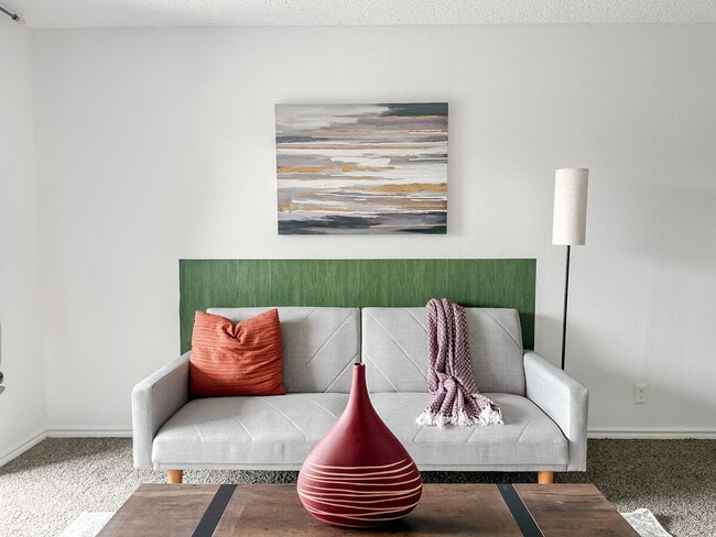 Foto del edificio - 1071 Clayton Ln