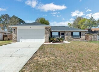 Building Photo - 221 Trish Dr