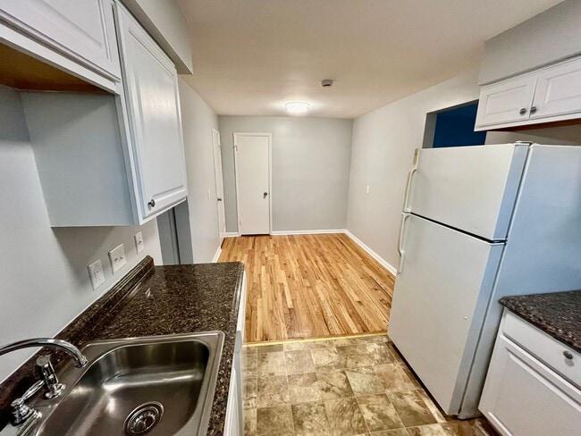 Foto del edificio - 2739 Lafeuille Ave