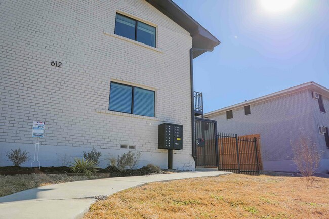 Foto del edificio - Irving at Bishop Ridge