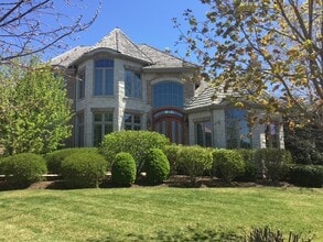 Building Photo - 7229 Roxbury Ct