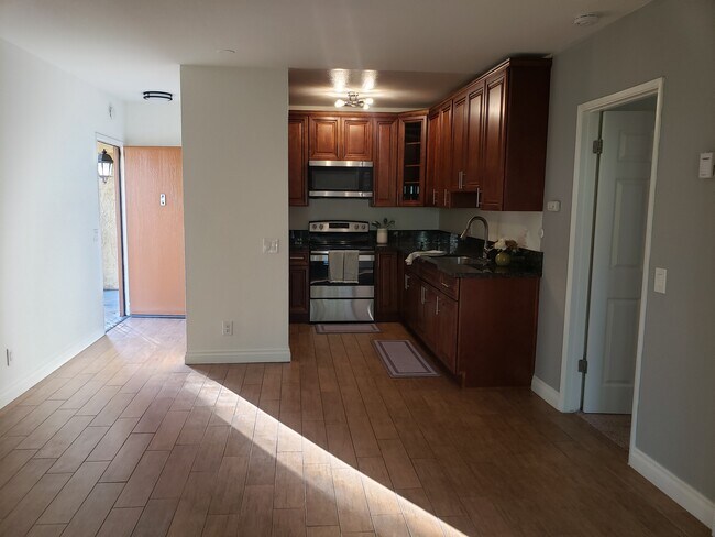 Foto del edificio - 1544 E Quincy Ave