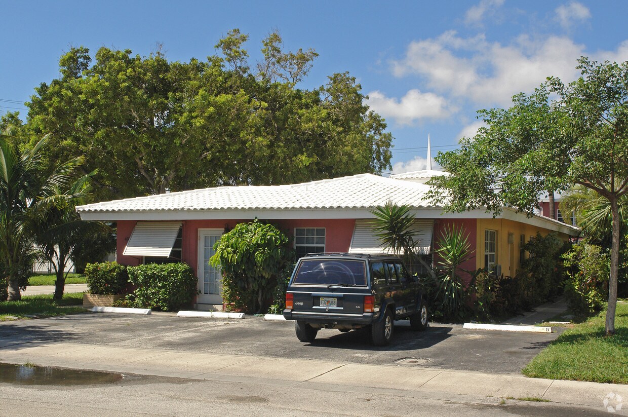 Foto del edificio - 4601-4605 Poinciana St