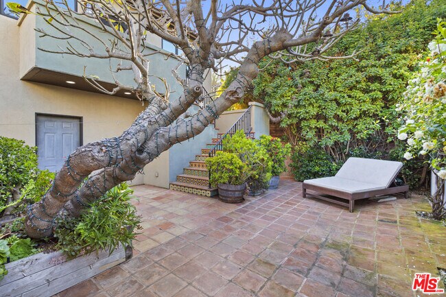 Foto del edificio - 4182 Irving Pl