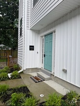 Building Photo - 9560 10th Bay St
