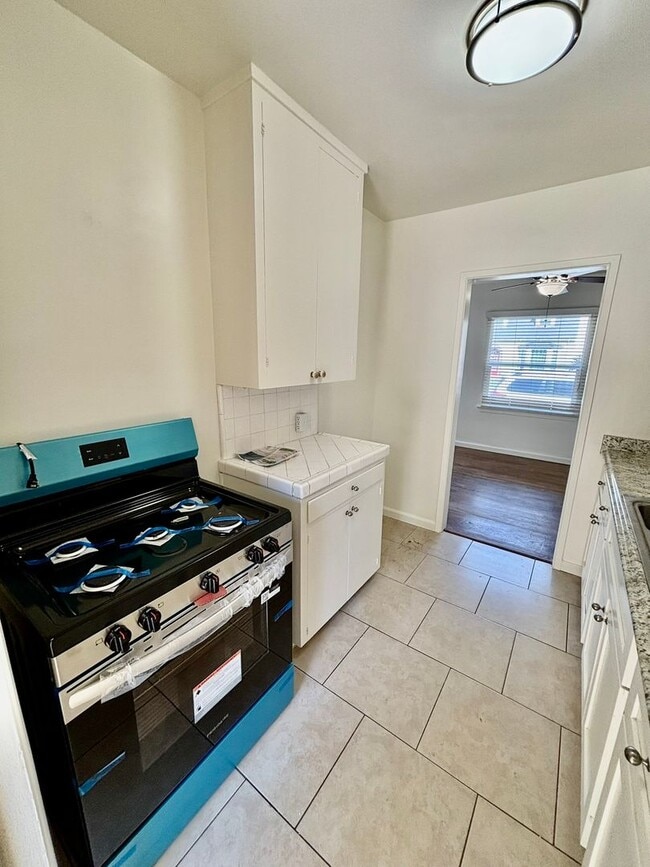 Building Photo - 11- Palm-Tuler Rentals