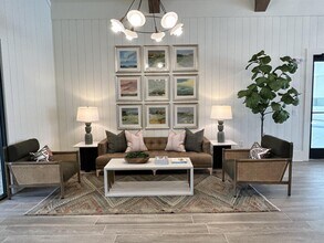 Building Photo - Encore at Westgate