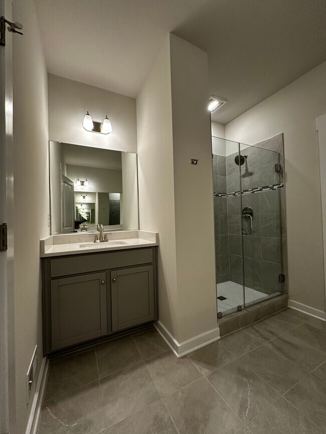 Bathroom #1 w/ double-vanity - 3446 Carlton St
