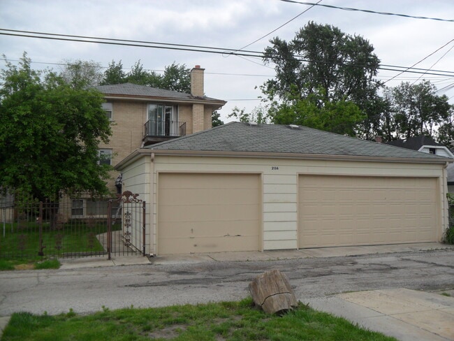 GARAJE Camioneta/Furgoneta - 2136 N 74th Ct
