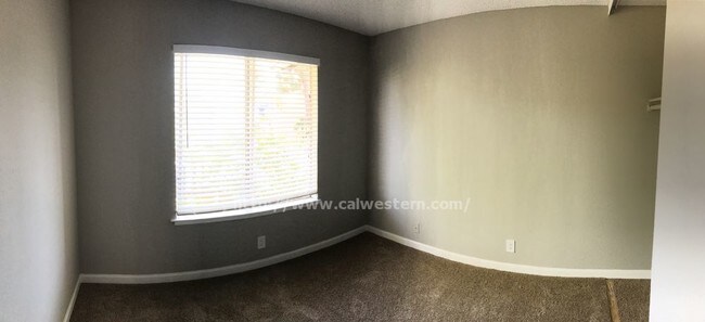 Building Photo - 1394 McQuesten Dr